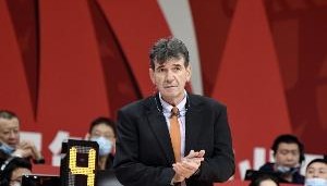 DB电竞官网-同曦主帅：不能因为输球就对赛季感到惋惜 俱乐部需要稳定进步